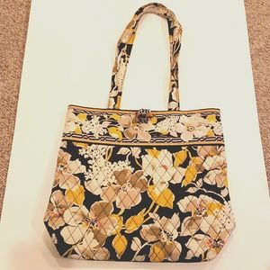 Vera Bradley tote bag